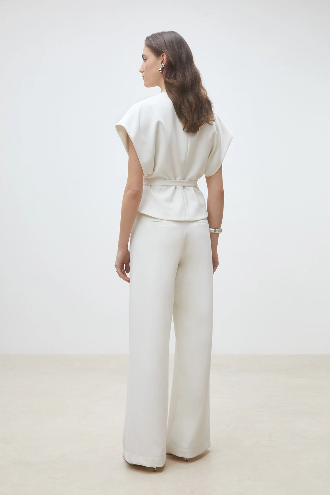 Lazlo White Jacket | Suncoo