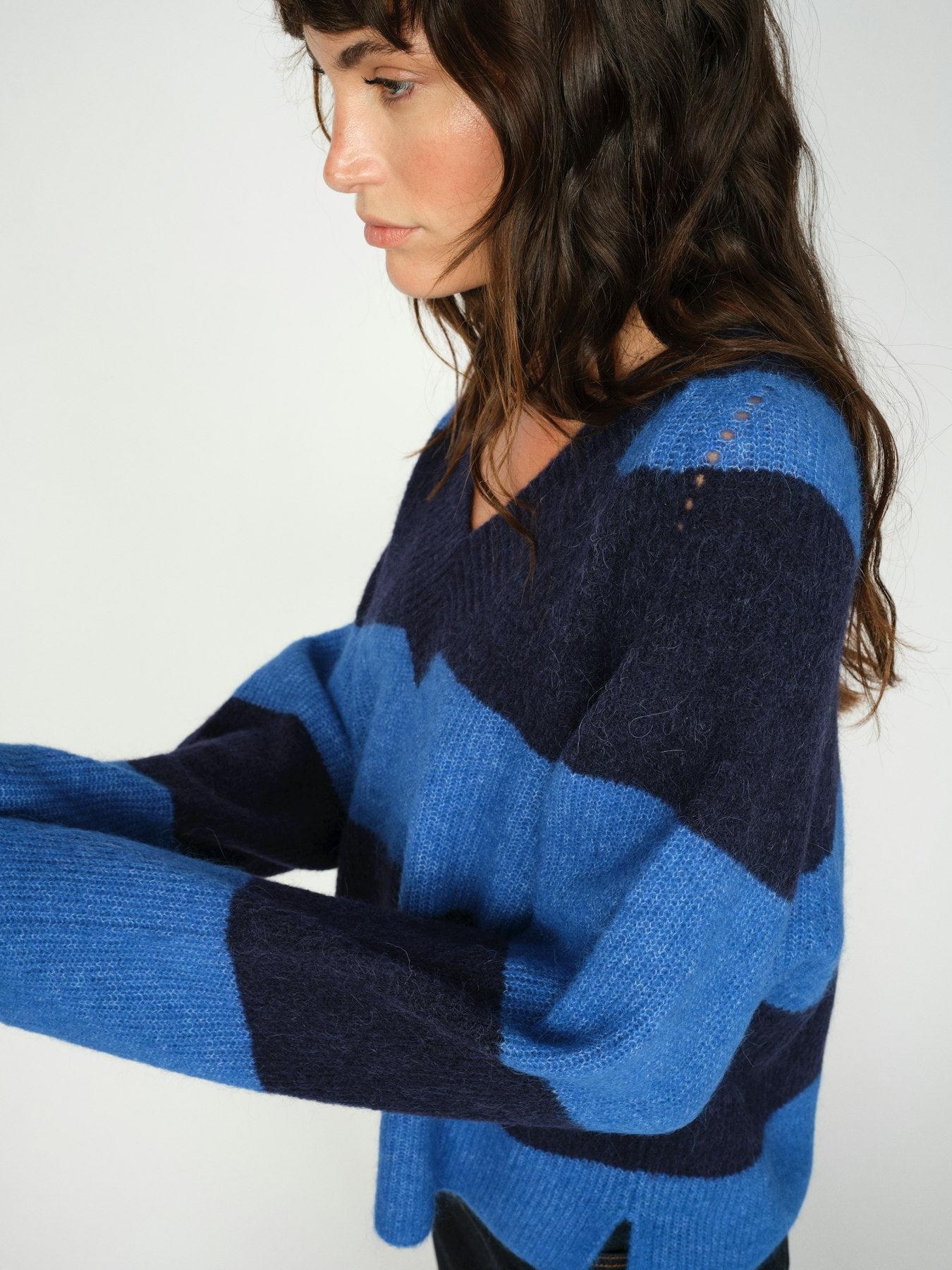 Taci Stripe V Neck Knit | Mos Mosh