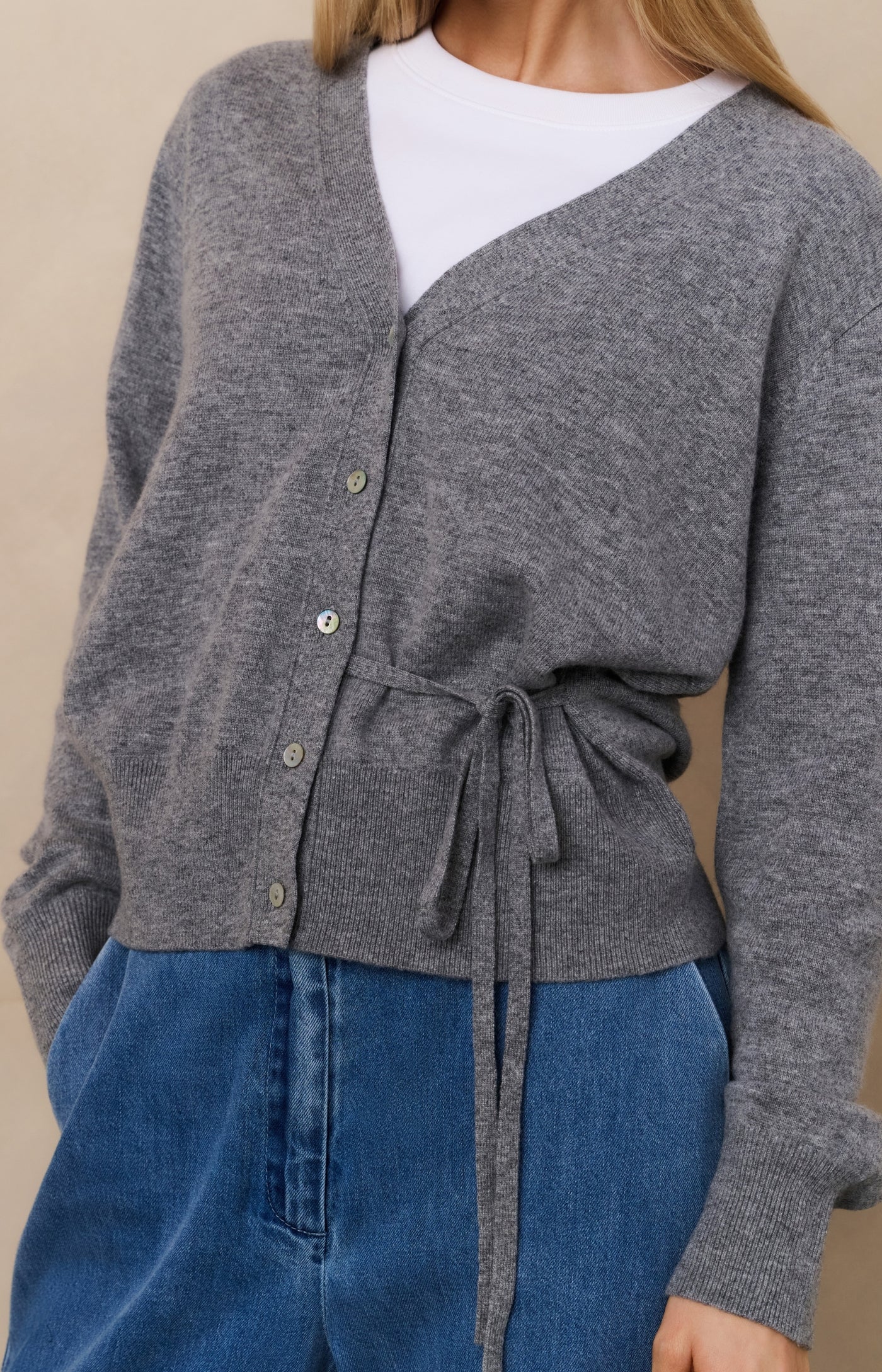 Cardigan with V neck and tie waist | YAYA