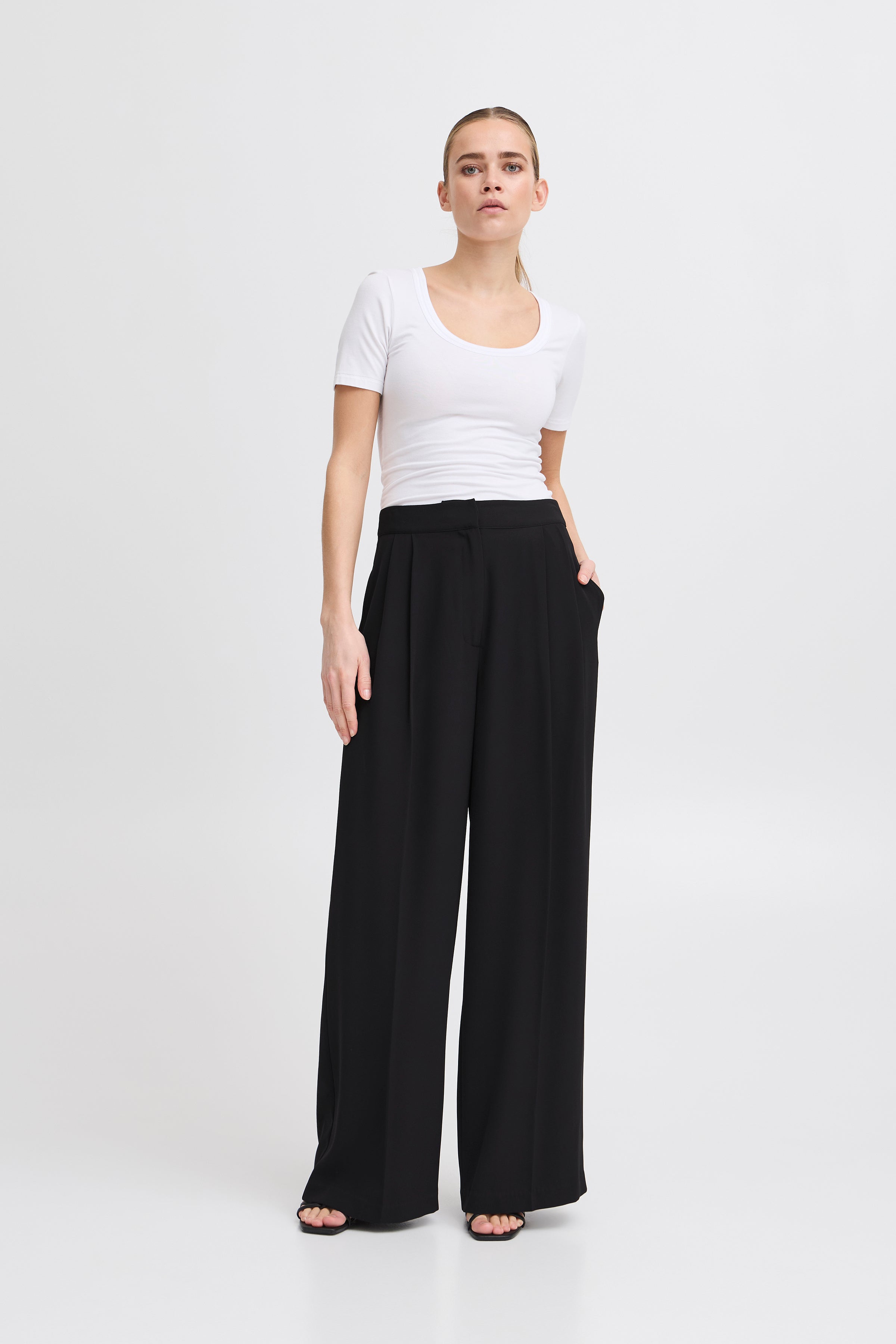 Reya Black Pants| Ichi