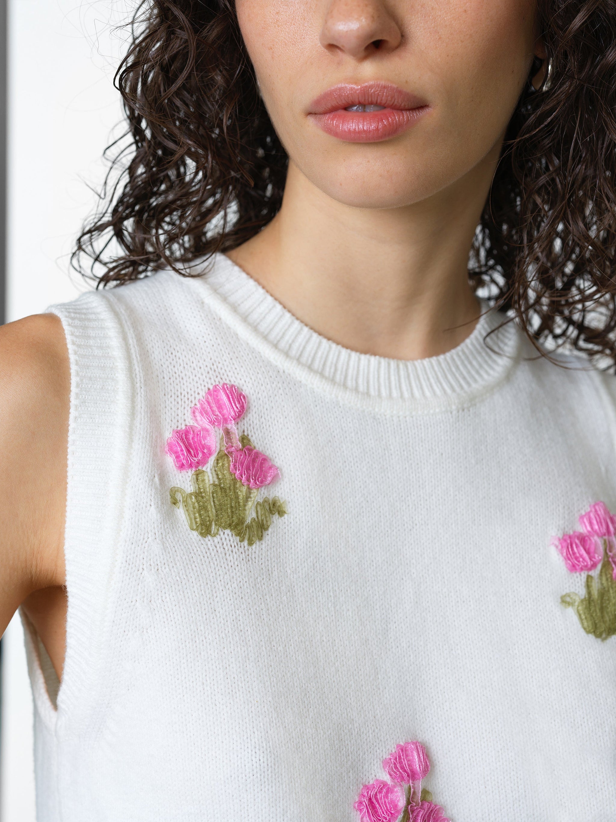 Julie Floral Appliqué Vest|French Connection
