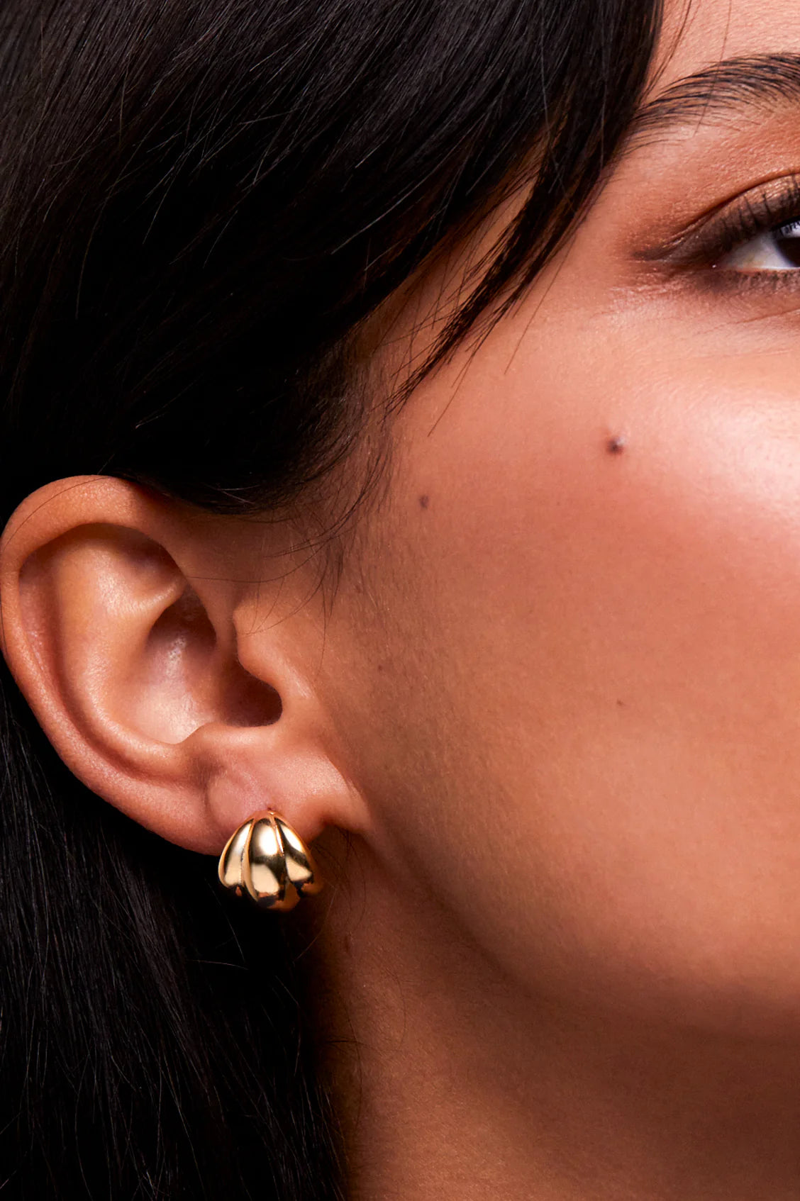 Tiered ridge mini hoop | Estella Bartlett