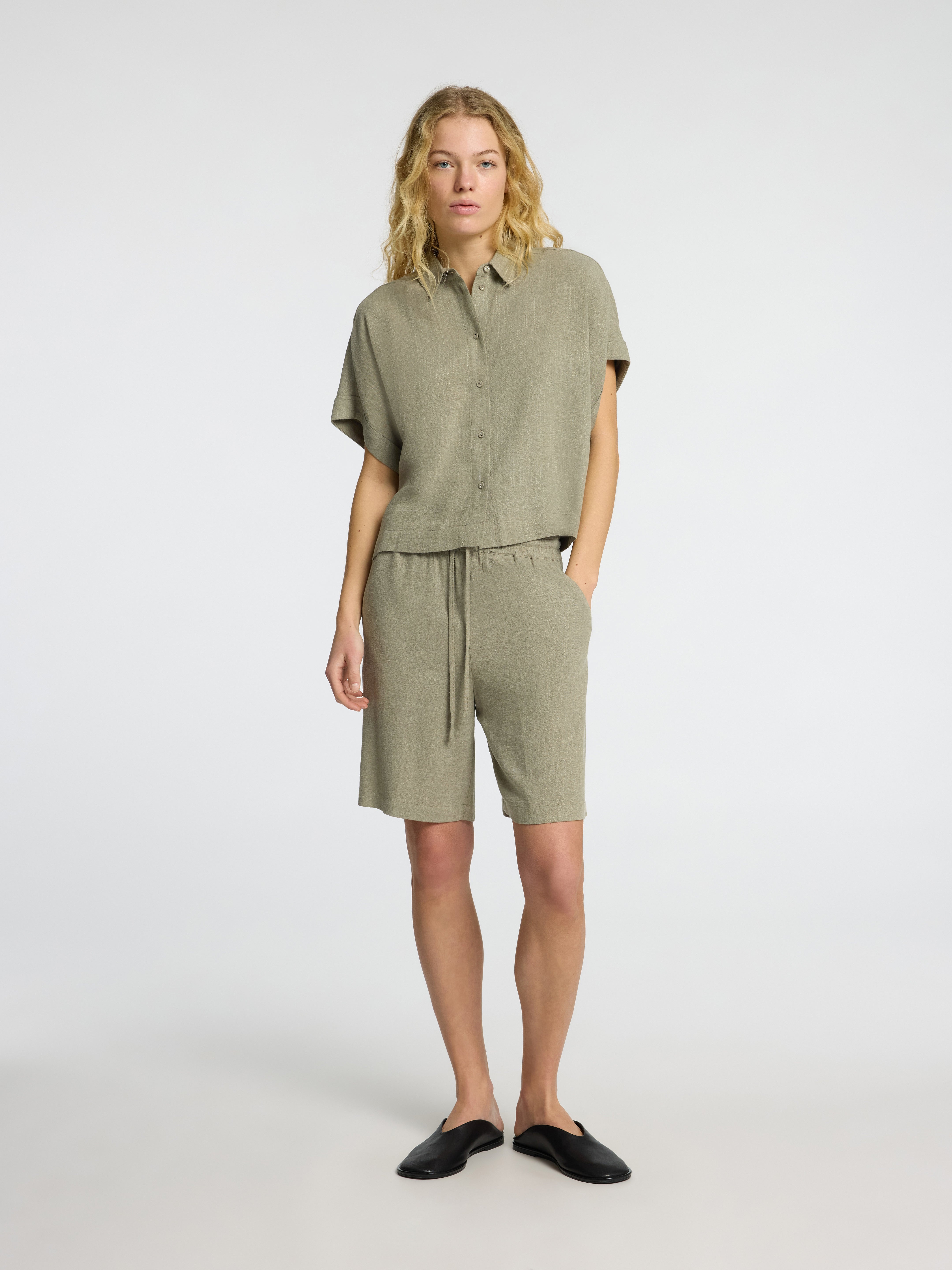 Viva Sun Shorts Vetiver | Selected Femme