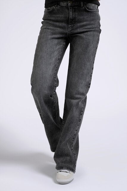 Dark Grey Straight Leg Jean | Yaya