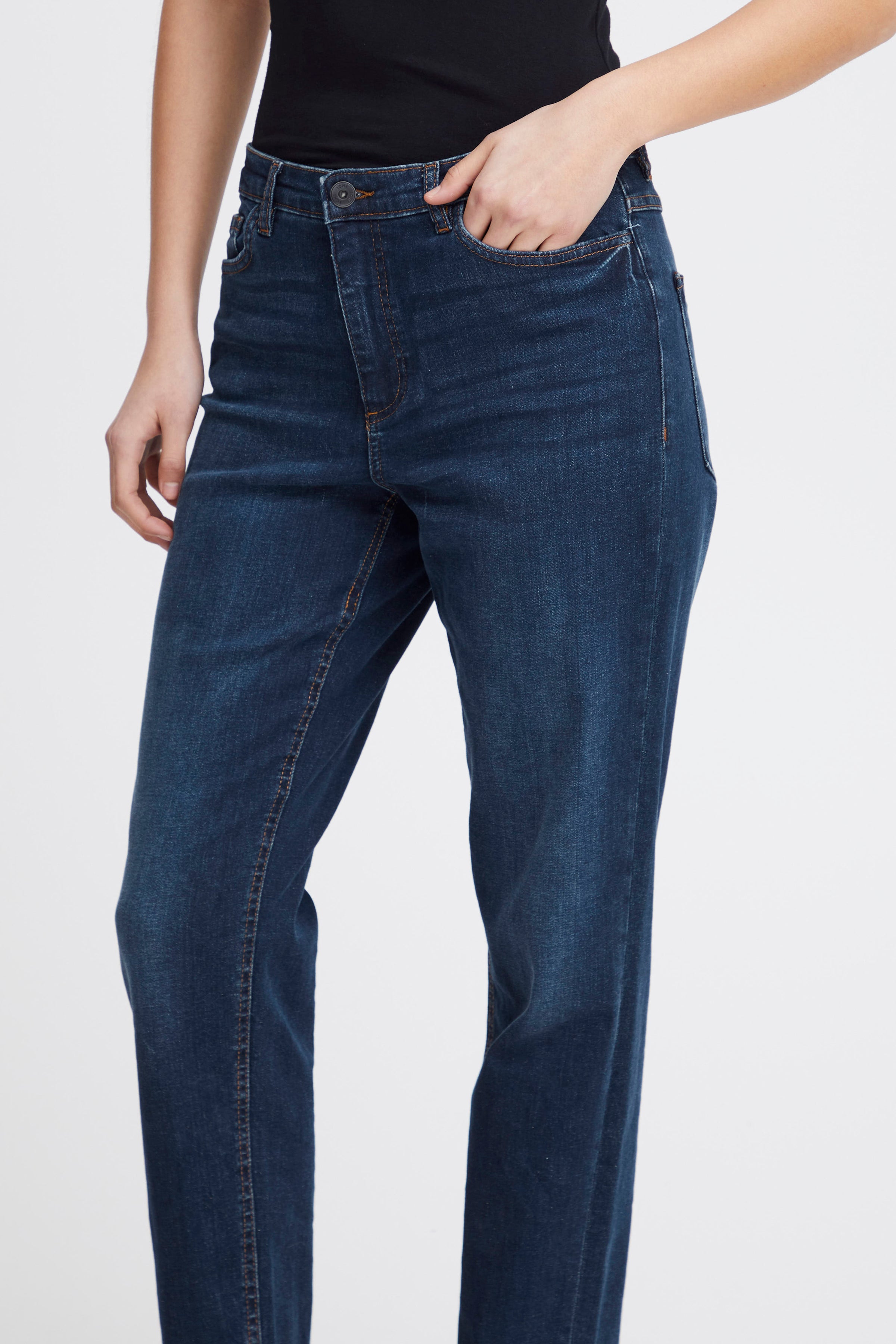 Raven straight fit dark denim jean | Ichi
