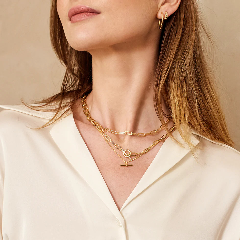 Gold T- bar curb chain | Mary K