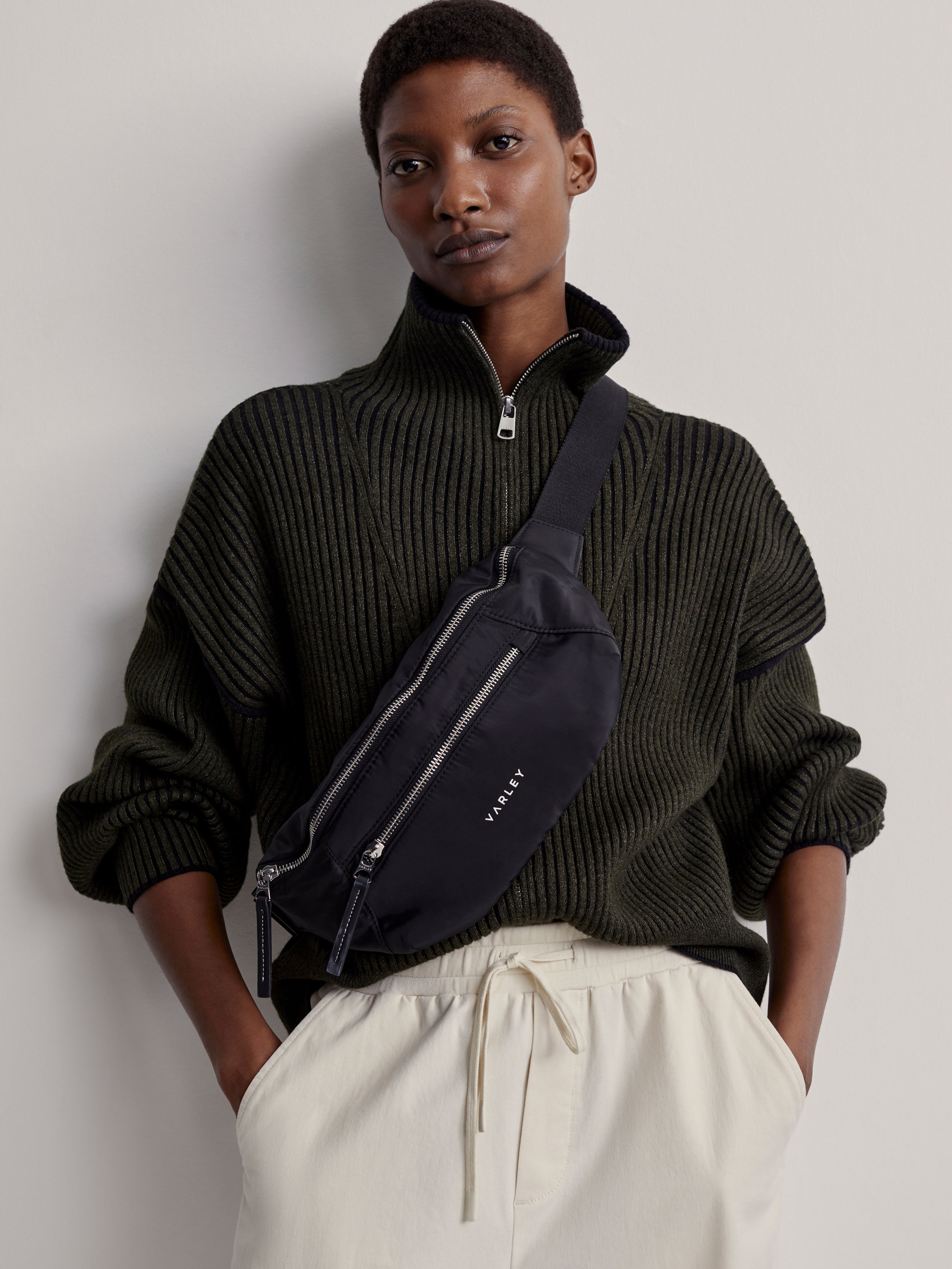 Lasson black belt bag |Varley