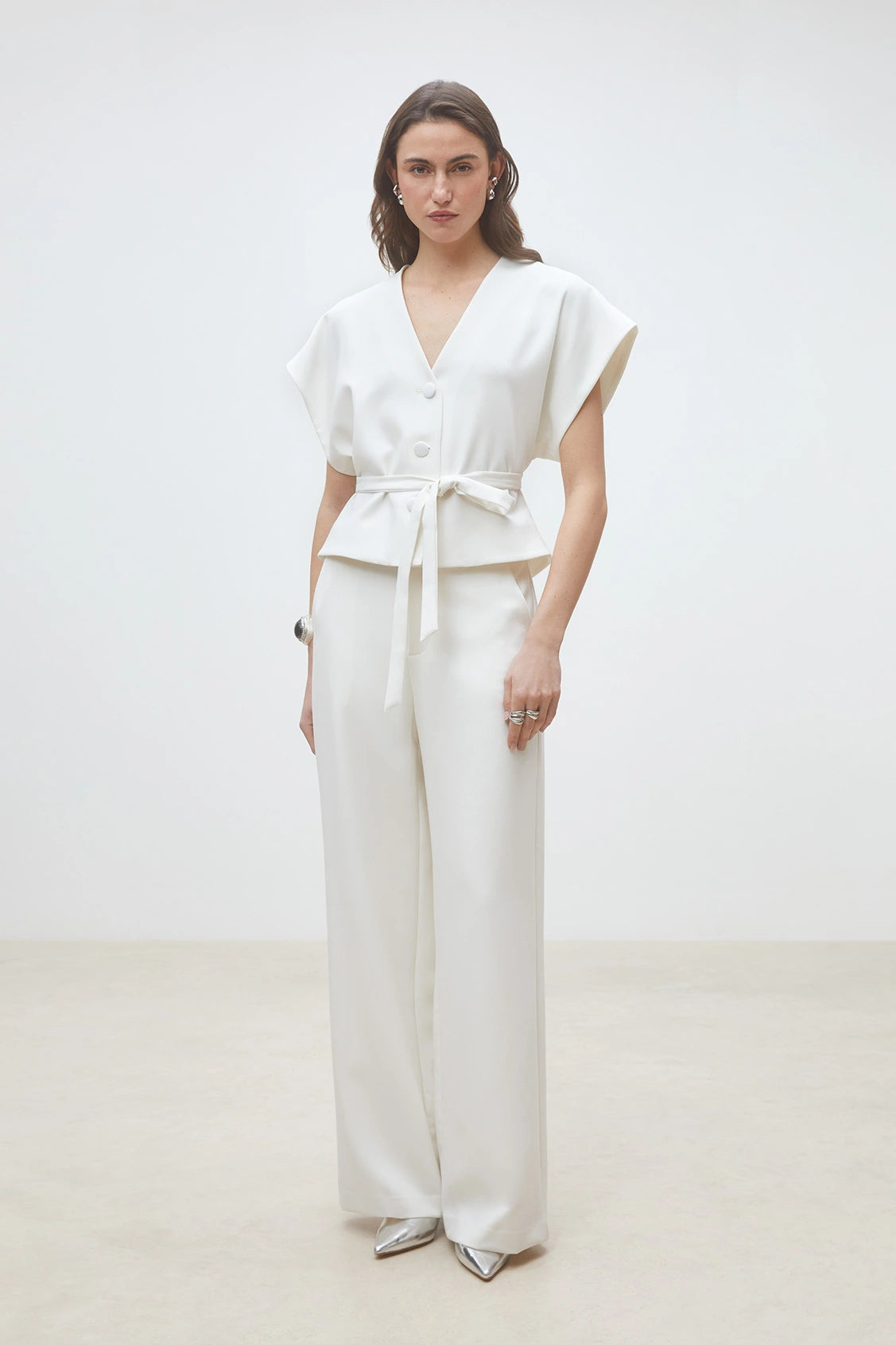 Lazlo White Jacket | Suncoo