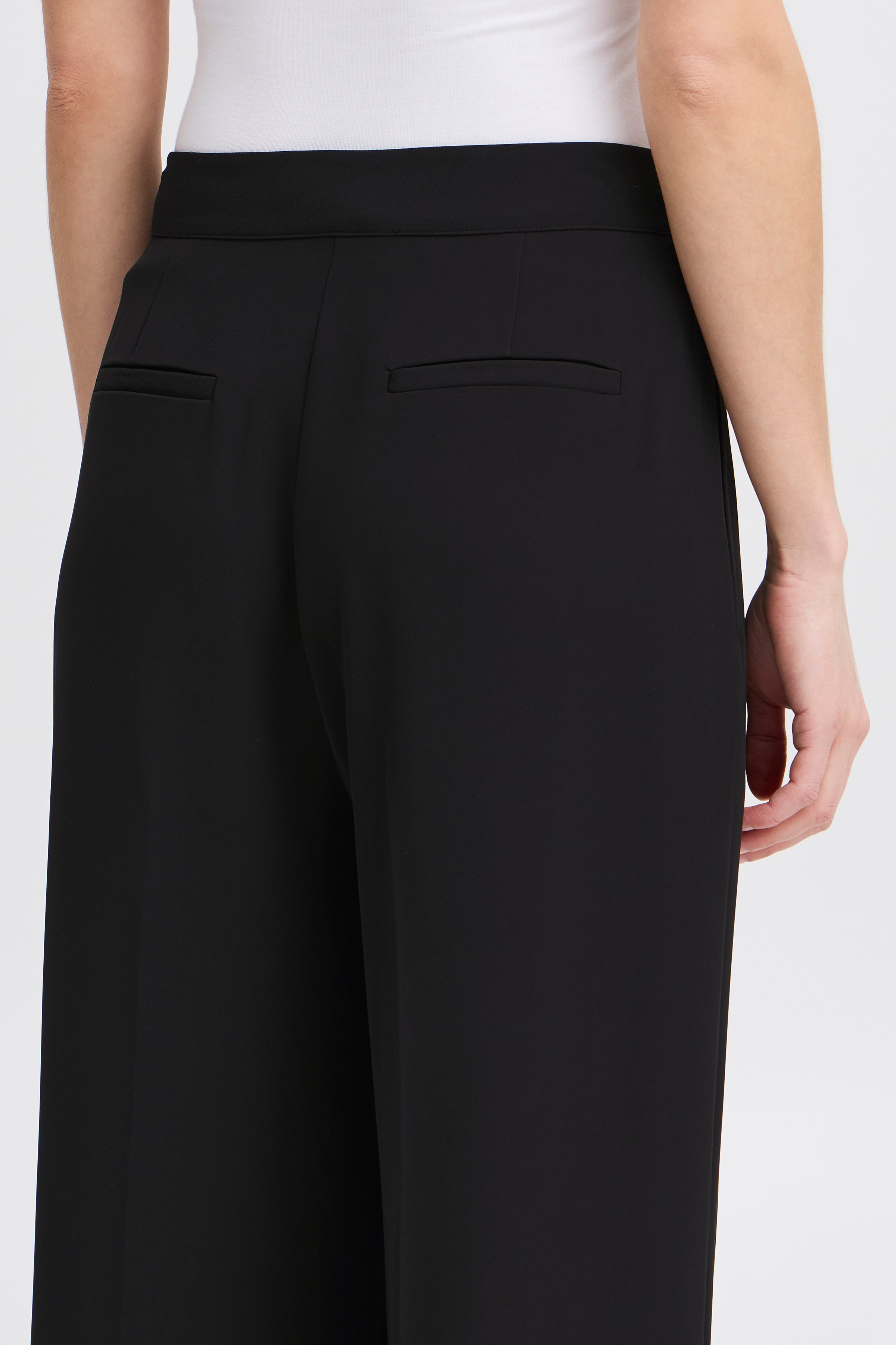 Reya Black Pants| Ichi