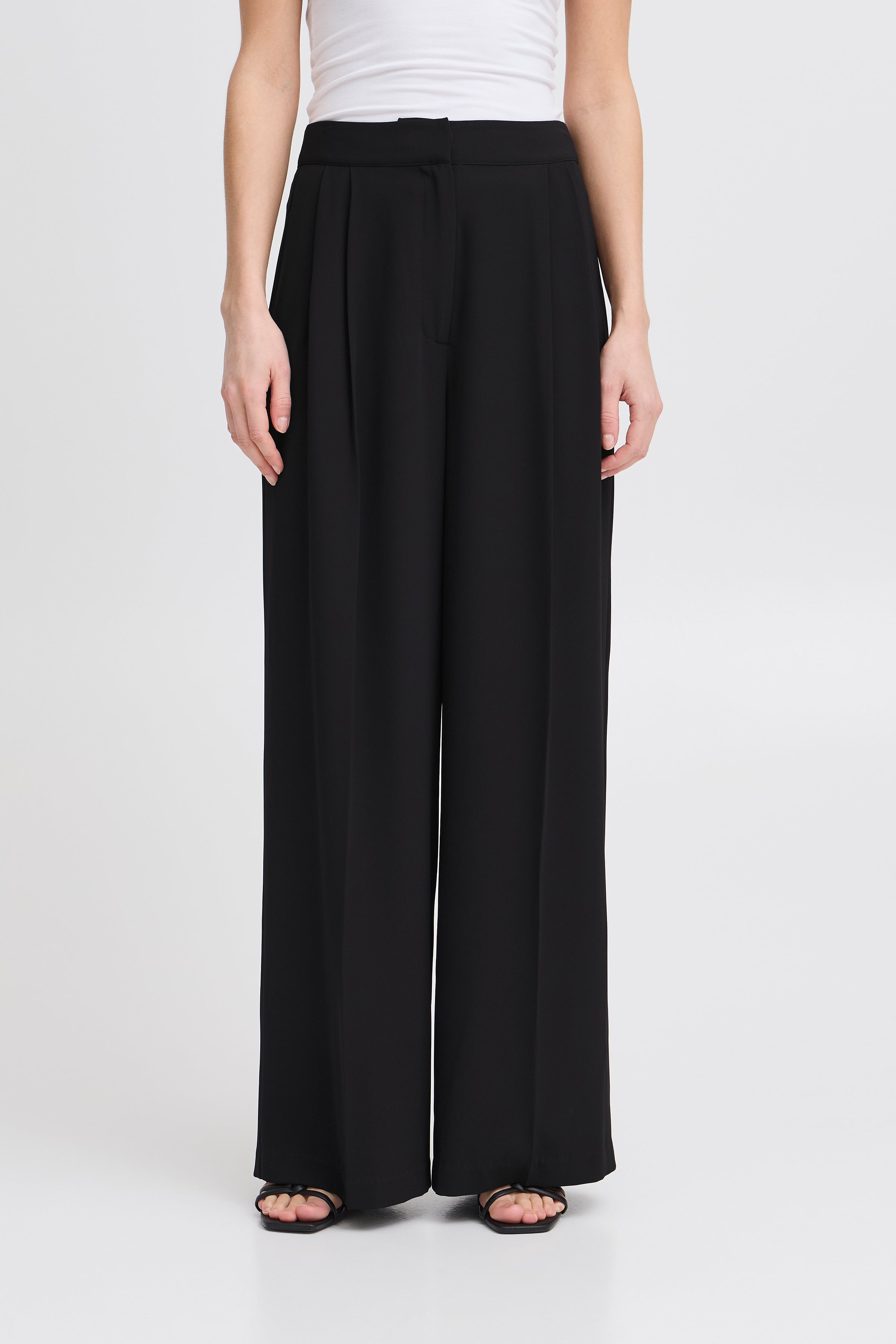 Reya Black Pants| Ichi