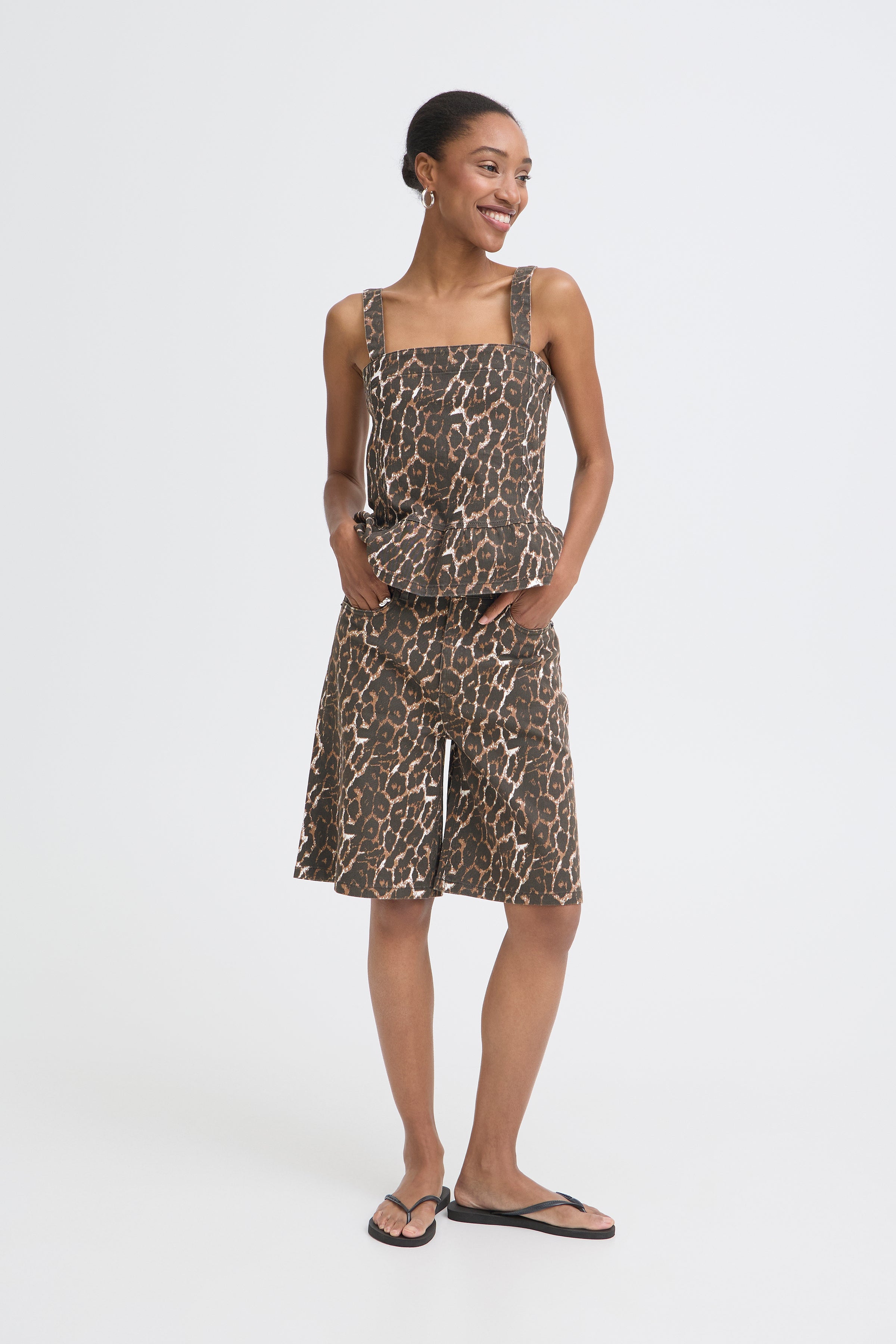 Brokers Leopard Shorts|ICHI