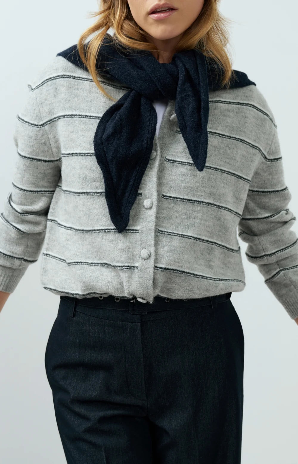 Knitted Triangle Scarf |Yaya