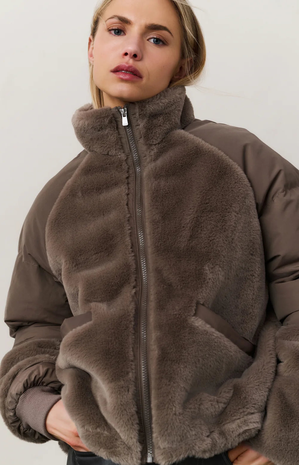 Short Teddy with Padded Sleeve | Yaya